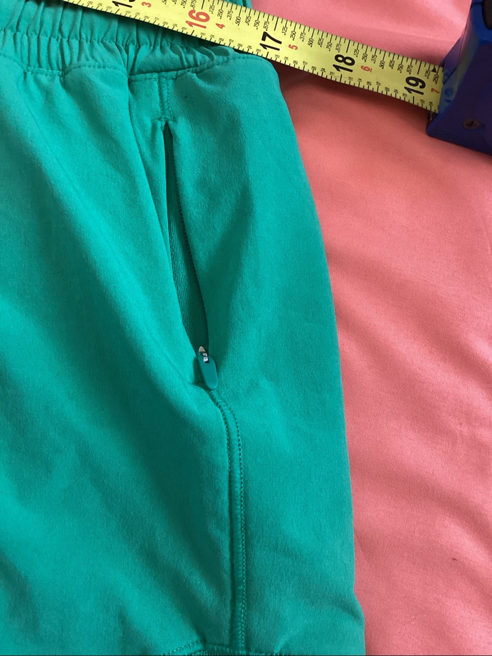 Lululemon hotty hot shorts - Picture 7 of 7